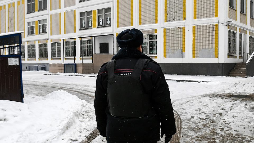 Школяр з ножем погрожував вбити вчителів і себе у Москві: що про це відомо