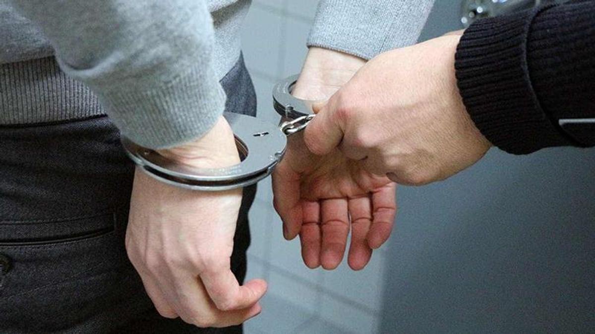 Російська окупаційна влада арештувала захисника політв'язнів Курбедінова за пост у Facebook Російська окупаційна влада арештувала захисника політв'язнів Курбедінова за пост у Facebook