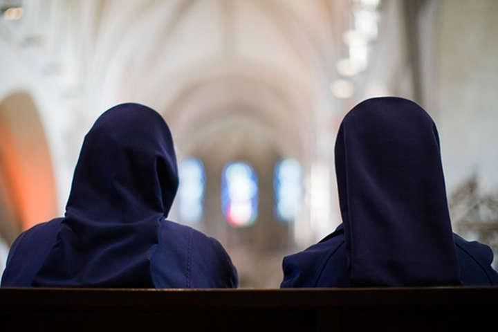В США две монахини украли из школы полмиллиона долларов и спустили их в казино