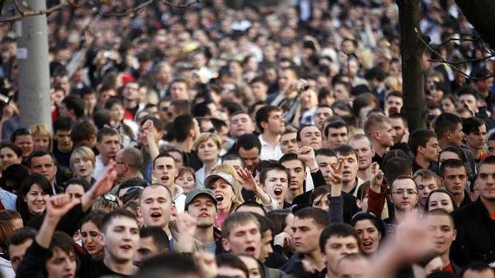 Як поводитись у натовпі під час тисняви: інструкція Як поводитись у натовпі під час тисняви: інструкція