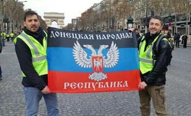 Российские спецслужбы курируют тех, кто развернул "флаг ДНР" на протестах в Париже