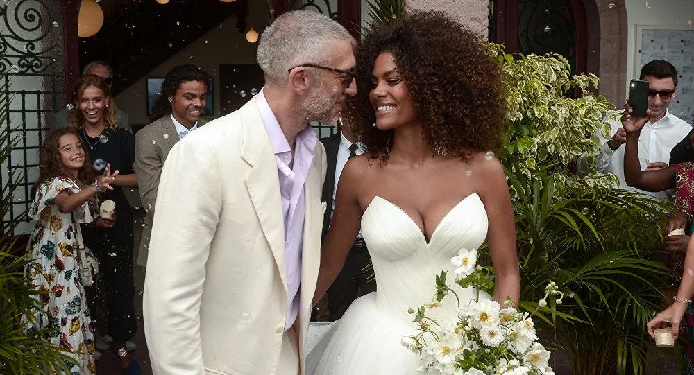 Венсан Кассель одружився з Тіною Кунакі Венсан Кассель одружився з Тіною Кунакі