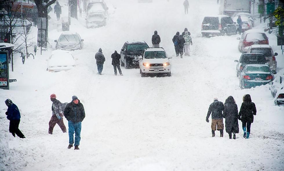 Снегопады в США: люди остались без света и тепла, отменено по меньшей мере тысячу авиарейсов