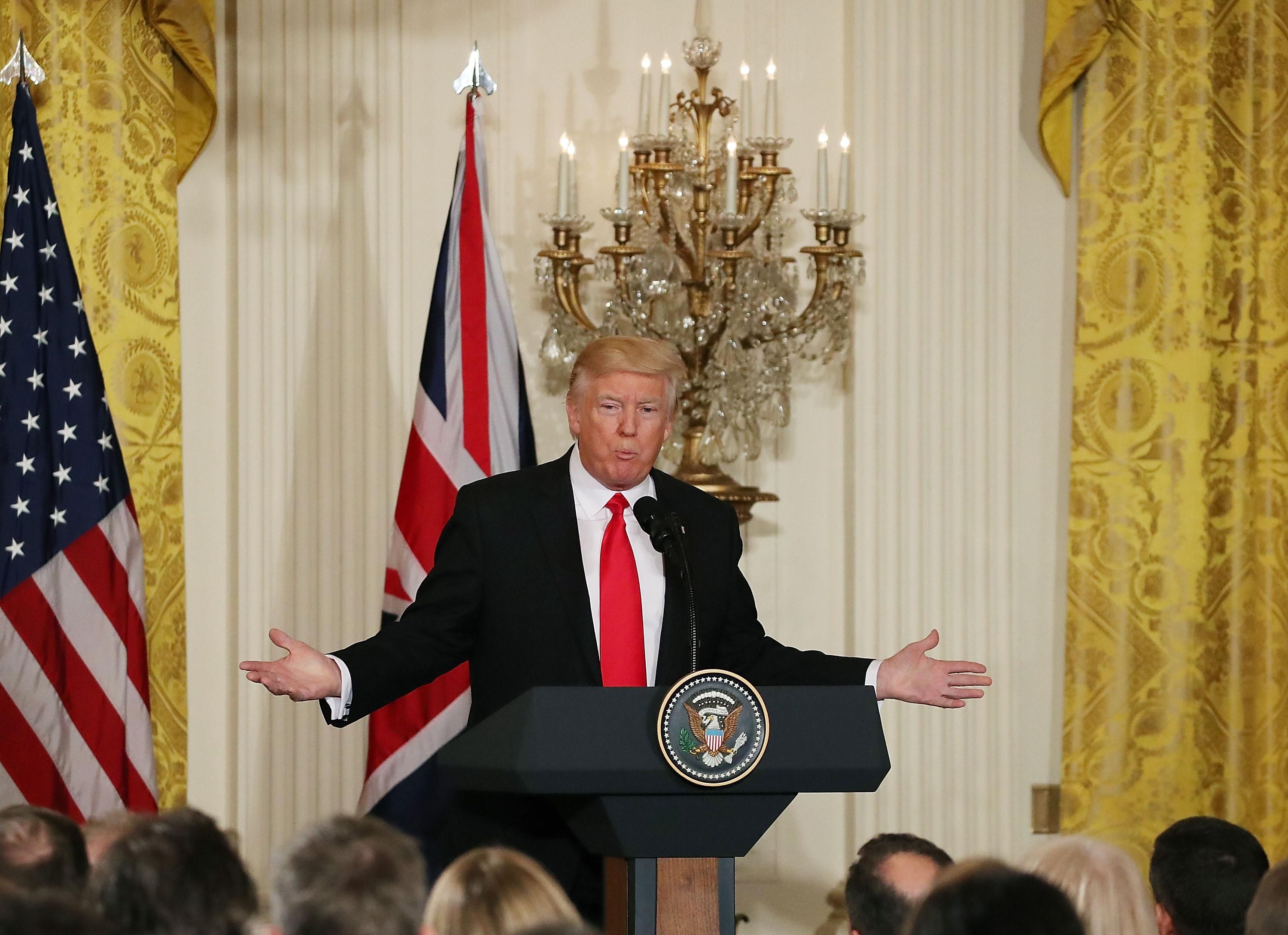 Трамп вимагає виділити п'ять мільярдів доларів на будівництво стіни між США та Мексикою Трамп вимагає виділити п'ять мільярдів доларів на будівництво стіни між США та Мексикою