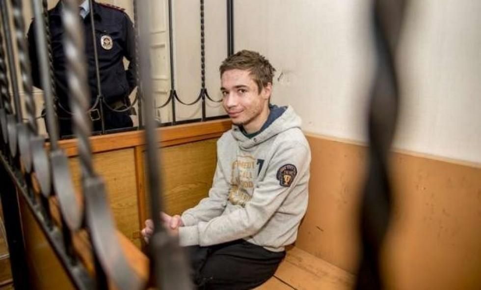 Українському політв'язню Грибу стало погано в залі російського суду: подробиці інциденту Українському політв'язню Грибу стало погано в залі російського суду: подробиці інциденту