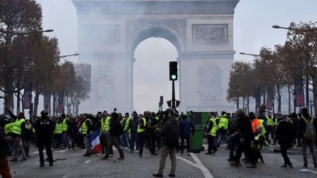 Протесты "желтых жилетов": на какую сумму нанесен ущерб французской столице