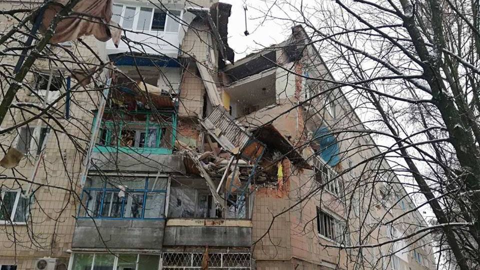 Взрыв в Фастове: из-под завалов многоэтажки вытащили два тела