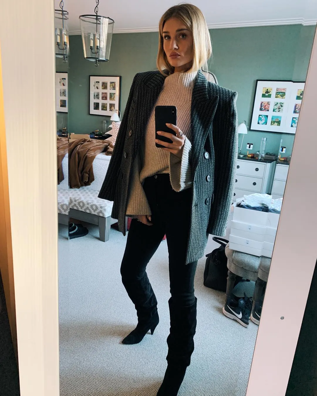 Розі Хантінгтон-Уайтлі / Instagram @rosiehw Розі Хантінгтон-Уайтлі / Instagram @rosiehw