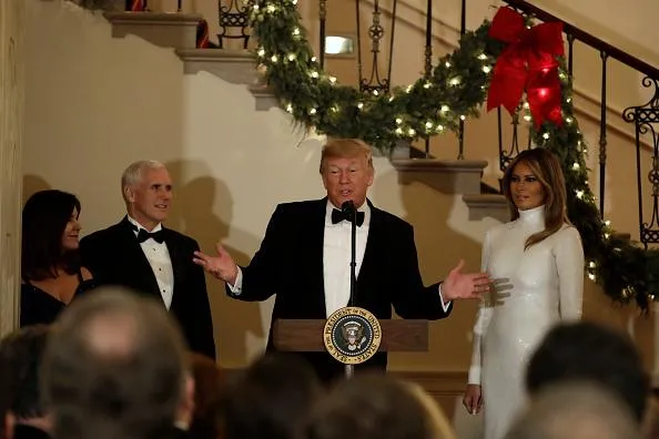 Дональд та Меланія Трамп організували різдвяний бал