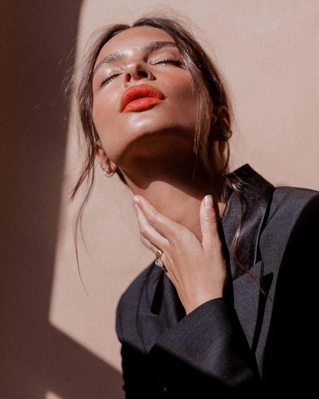 Емілі Ратажковскі Емілі Ратажковскі