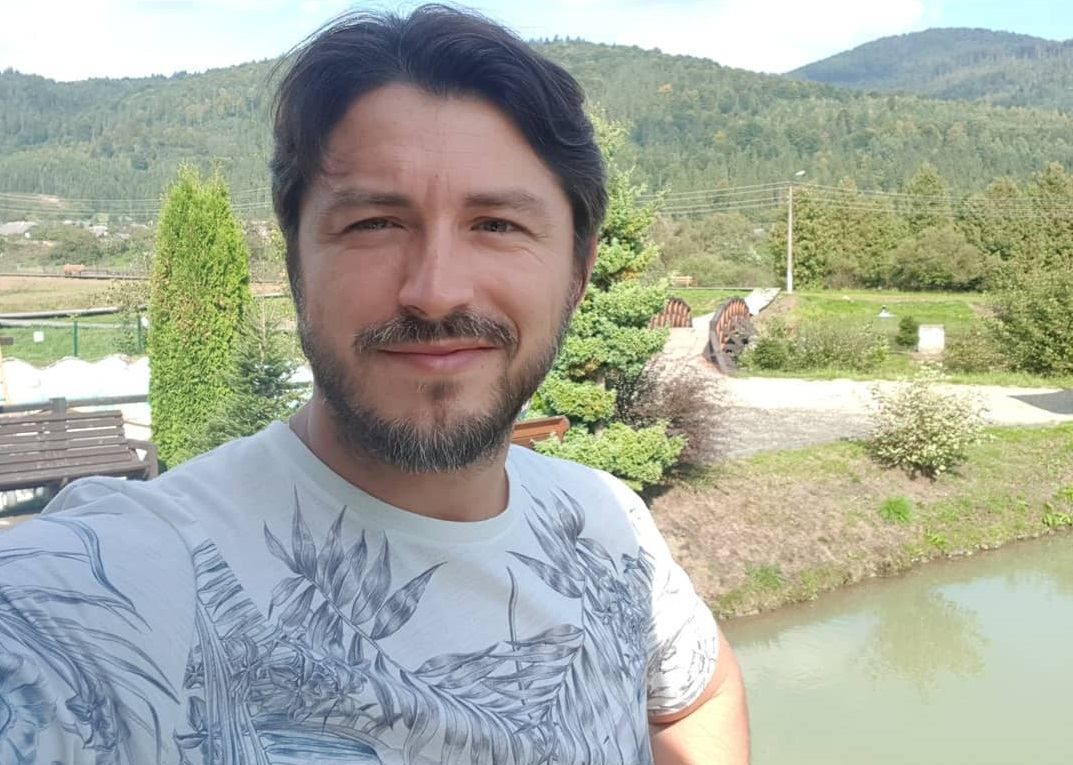 "Ранкова кава з братом": Сергій Притула показав сімейне фото