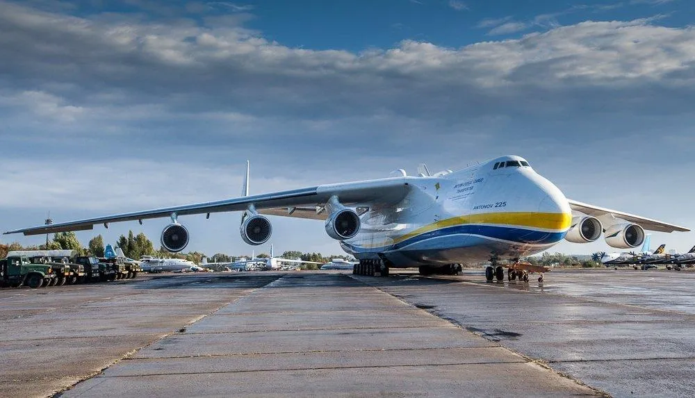 АН-225 АН-225