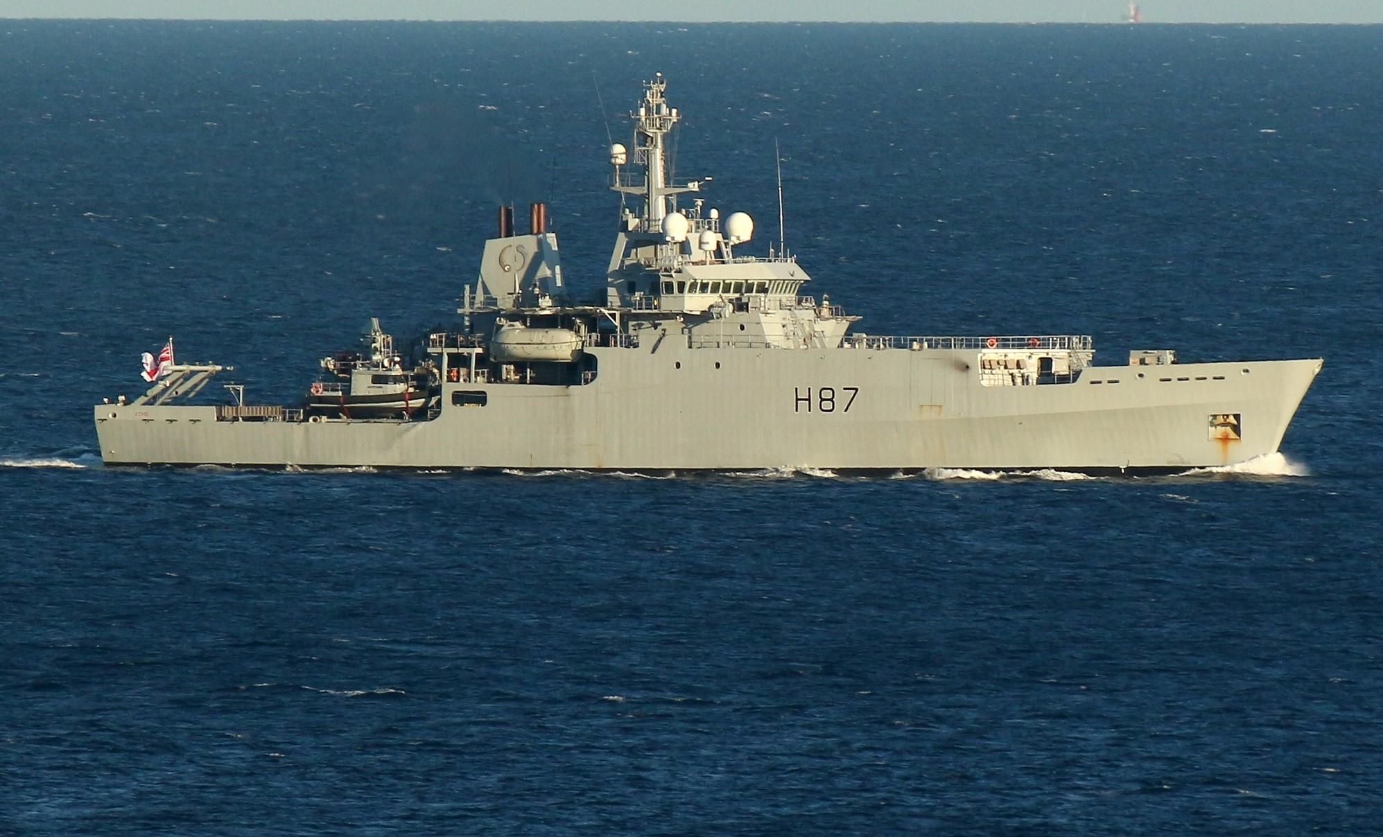 Відповідь Путіну: з'явилися фото військового корабля Британії в Чорному морі