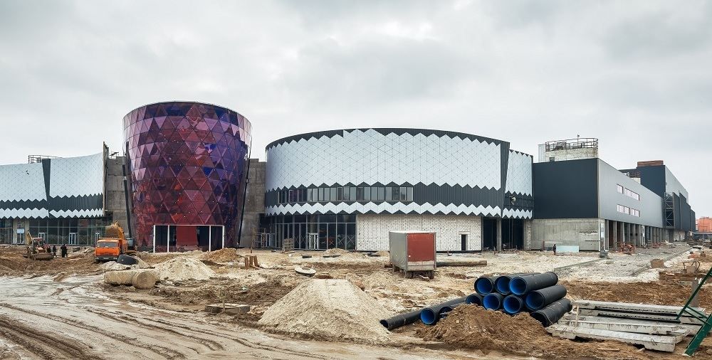 Нацбанк знову переніс продаж недобудованого ТРЦ "Республіка" у Києві Нацбанк знову переніс продаж недобудованого ТРЦ "Республіка" у Києві