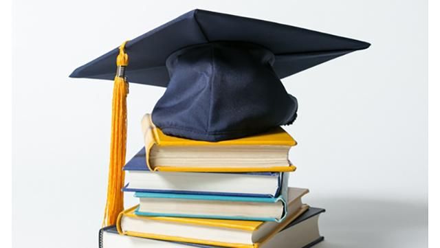 Со следующего года зарплата преподавателей вузов увеличится, – Гройсман Со следующего года зарплата преподавателей вузов увеличится, – Гройсман