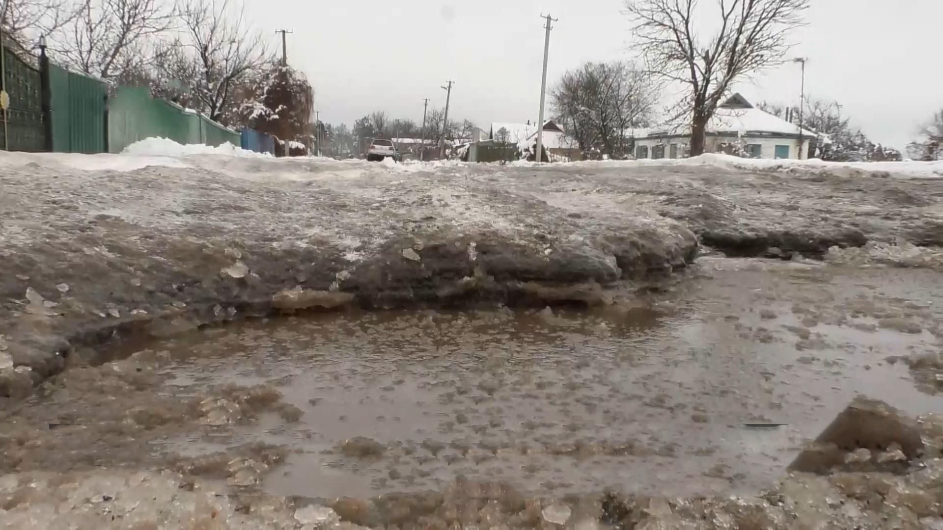 Требуют ремонта дорог: в Черкасской области люди перекрыли трассу государственного значения Требуют ремонта дорог: в Черкасской области люди перекрыли трассу государственного значения