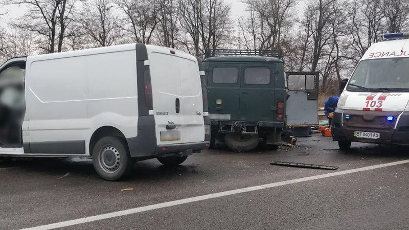 На Херсонщині жахлива ДТП: загинули п'ятеро людей – фото На Херсонщині жахлива ДТП: загинули п'ятеро людей – фото