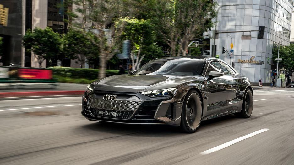 Audi презентувала гучну новинку, яка стане суперником Tesla Model S
