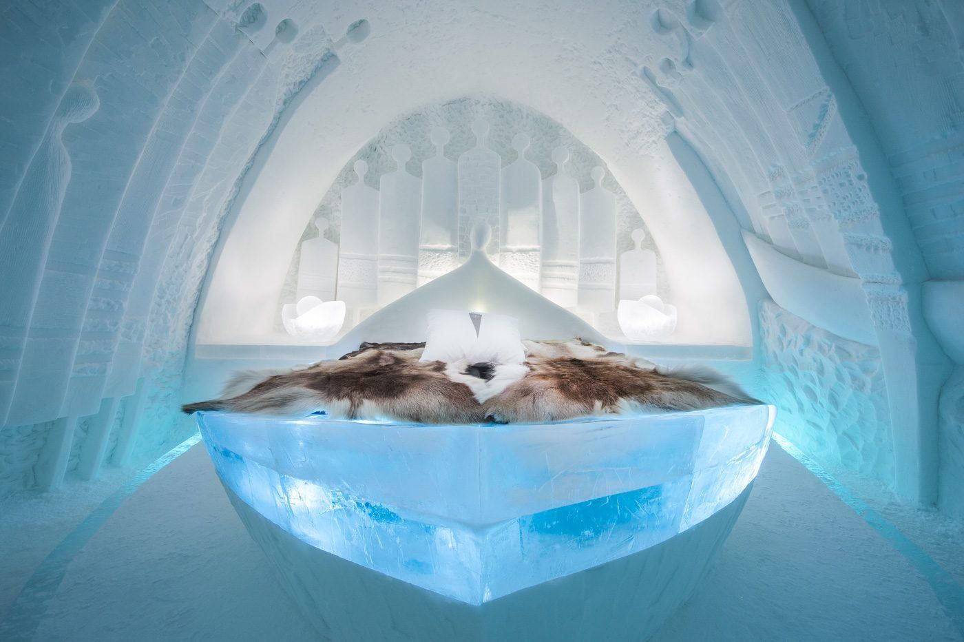 У Швеції відкрився готель, повністю збудований із льоду: неймовірні фото зсередини