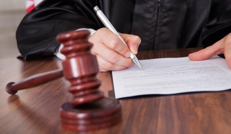 Як суд допоміг фігуранту бурштинової справи Розенблату захиститися від НАБУ Як суд допоміг фігуранту бурштинової справи Розенблату захиститися від НАБУ