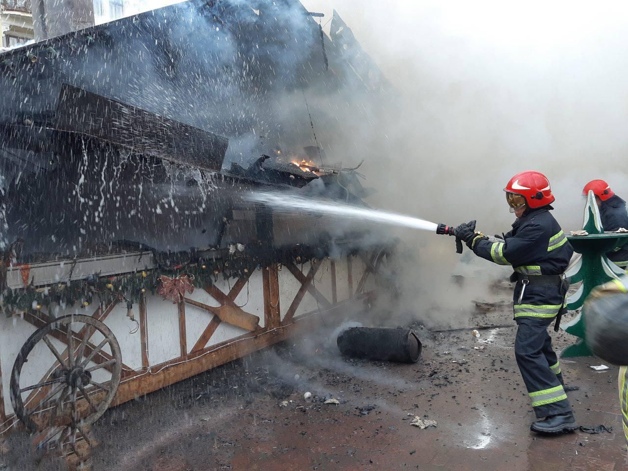 Пожежа у центрі Львова: чи закриють Різдвяний ярмарок