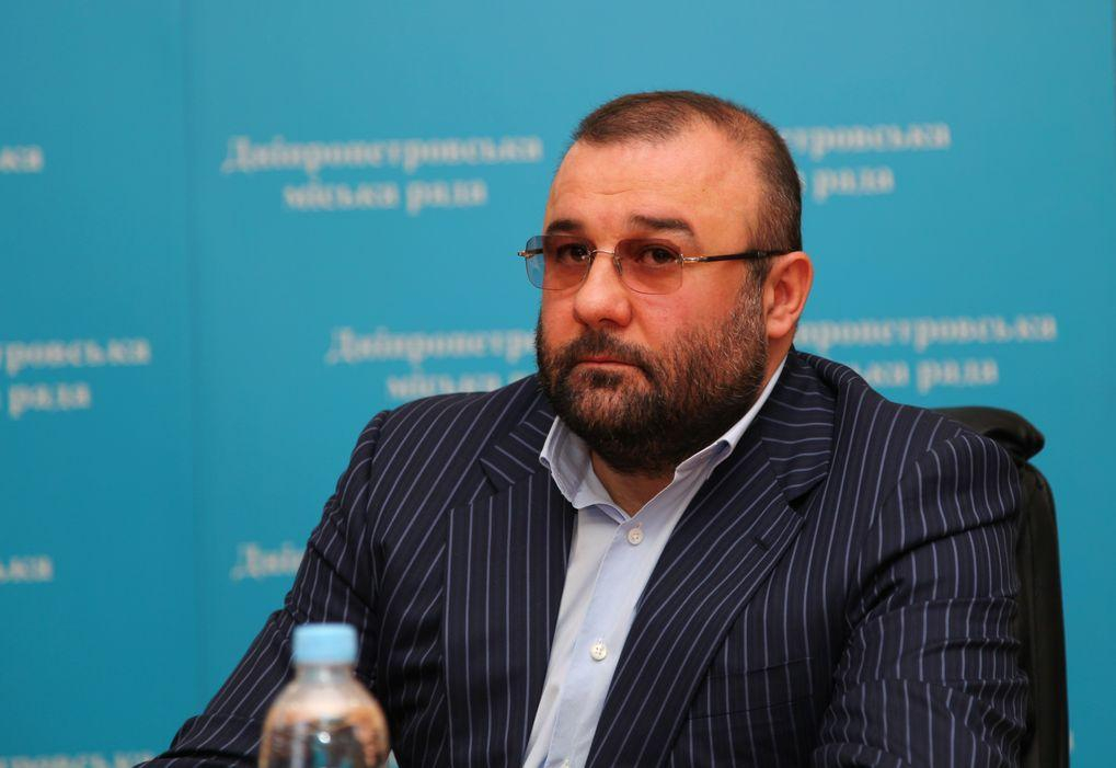 Меценат или рэкетир: журналист рассказал о неоднозначном окружении Петра Порошенко