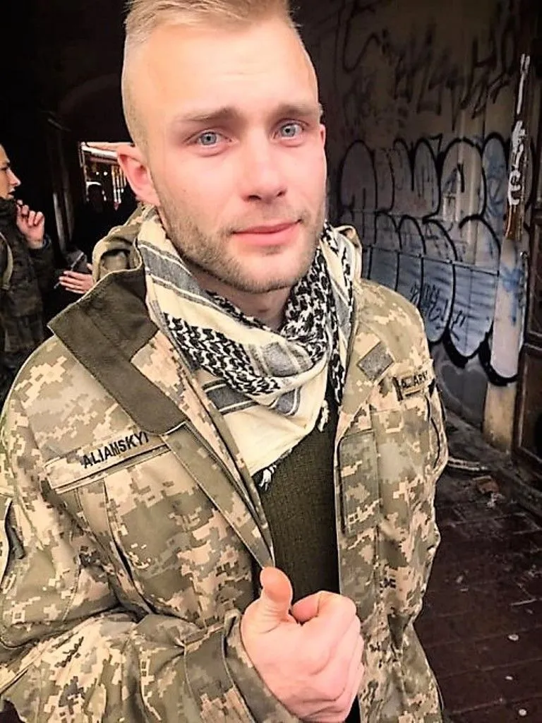 Герой боїв за Авдіївку Львівський ярмарок Герой боїв за Авдіївку Львівський ярмарок