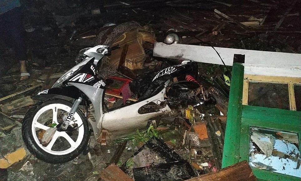 В Індонезії щонайменше 20 людей загинули внаслідок цунамі В Індонезії щонайменше 20 людей загинули внаслідок цунамі