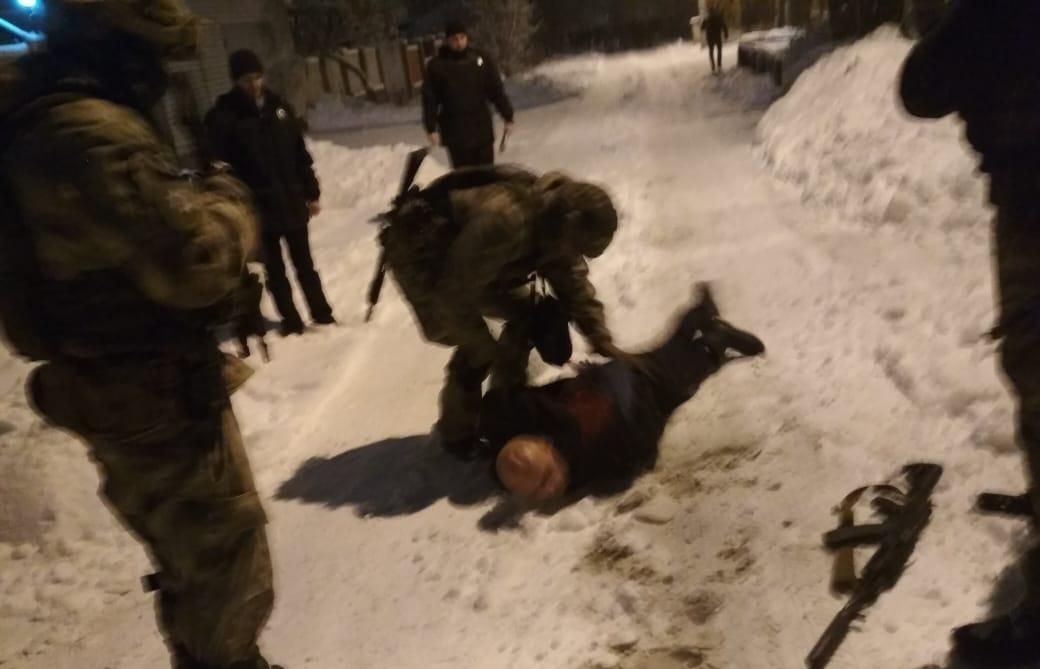 В Харькове нетрезвый мужчина устроил стрельбу из автомата