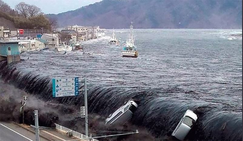 В Індонезії цунамі змило в океан кількасот людей: моторошні деталі трагедії