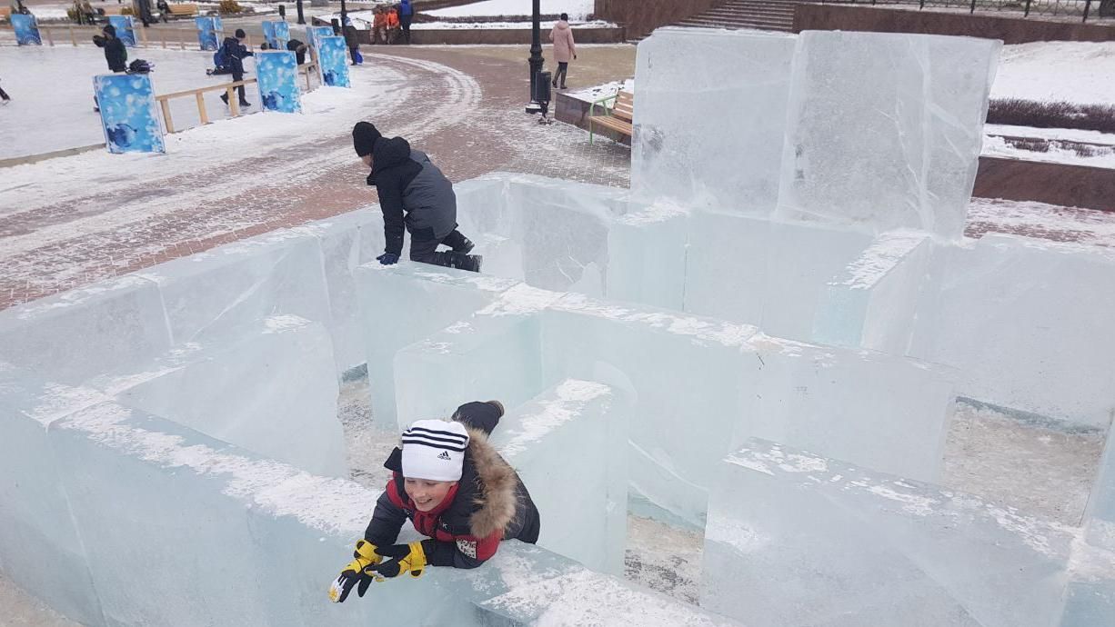 Черговий "шедевр" інженерної думки з’явився у Росії: цього разу льодовий лабіринт без виходу Черговий "шедевр" інженерної думки з’явився у Росії: цього разу льодовий лабіринт без виходу