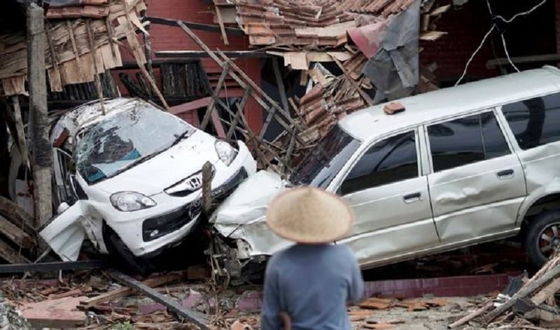 Кількість загиблих від цунамі в Індонезії стрімко зросла
