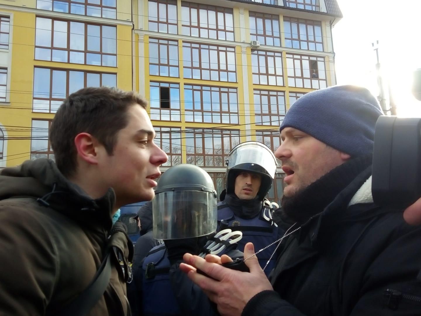 Главу "Автомайдана" задержали во время мирной акции за сохранение зеленой зоны – видео