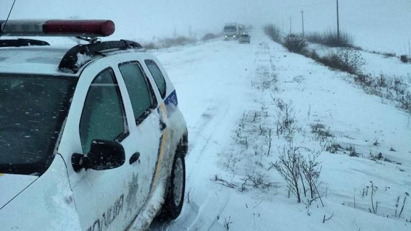 Негода в Україні: де ускладнено рух транспорту – фото Негода в Україні: де ускладнено рух транспорту – фото