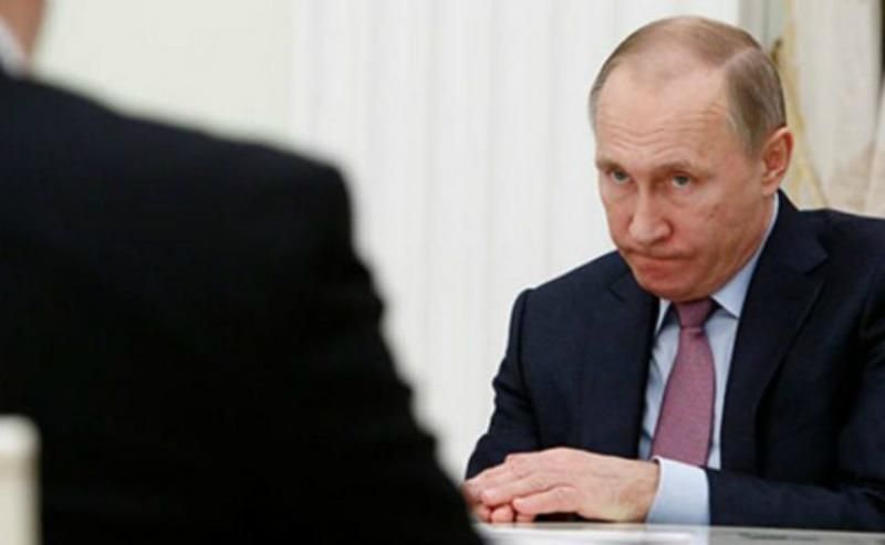 Путин выделился странным поведением на встрече с Лукашенко: курьезное видео