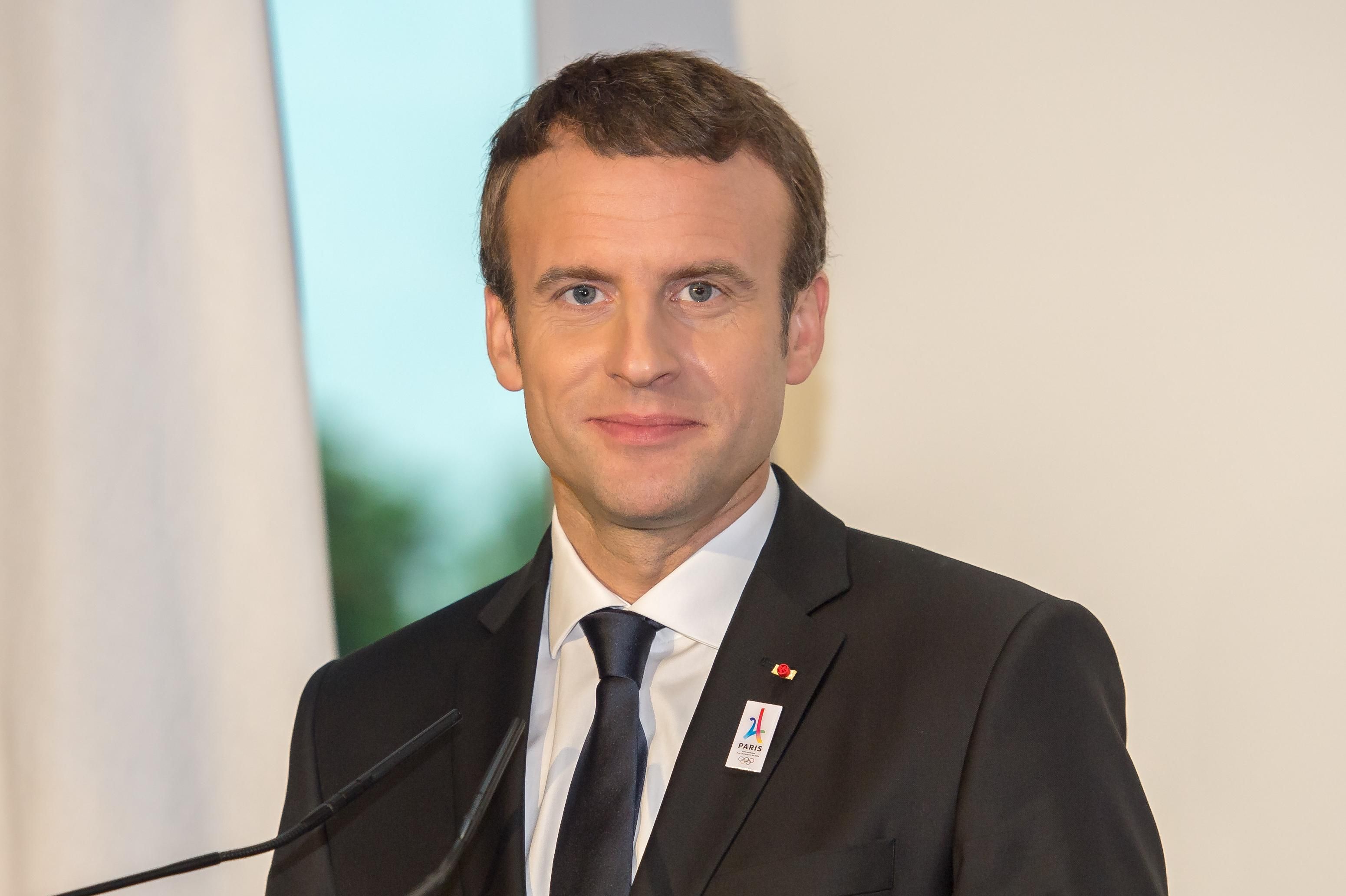 Президент Франции выступил с обращением к военнослужащим страны