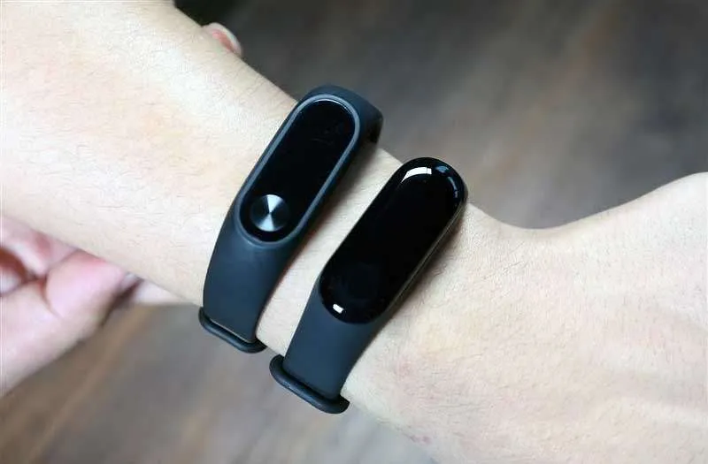 Mi Band 3  та Mi Band 2