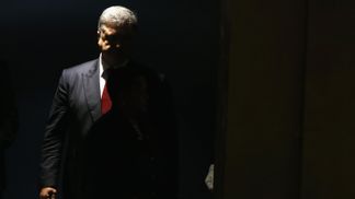 Скільки українців незадоволені роботою президента та парламенту: результати опитування