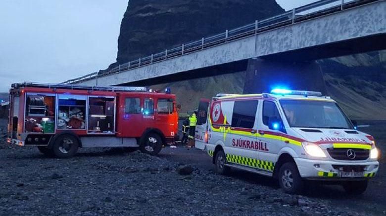 В Исландии авто с туристами вылетело с моста, есть погибшие: фото страшной аварии