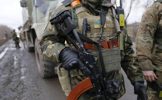Ситуація на Донбасі: українські військові взяли в полон проросійського бойовика 