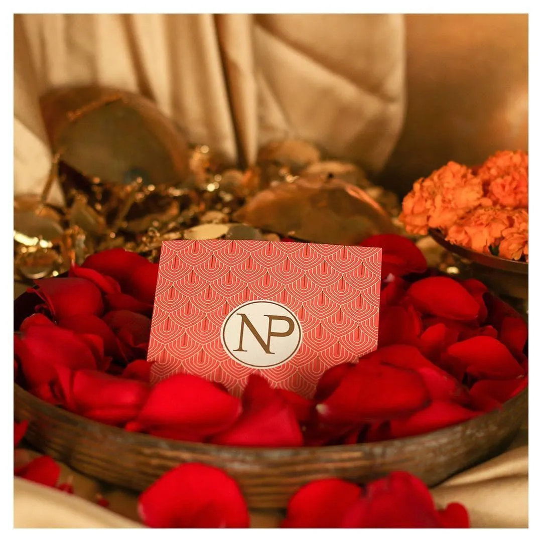 Запрошення на весілля Пріянки Чопри Запрошення на весілля Пріянки Чопри