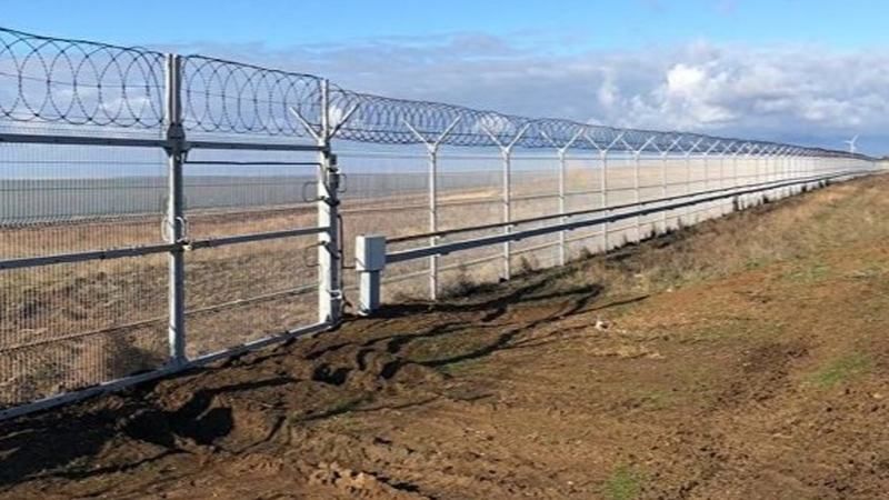 Досить дивне рішення, – реакція МінТОТ на зведення паркану на адмінкордоні з анексованим Кримом Досить дивне рішення, – реакція МінТОТ на зведення паркану на адмінкордоні з анексованим Кримом