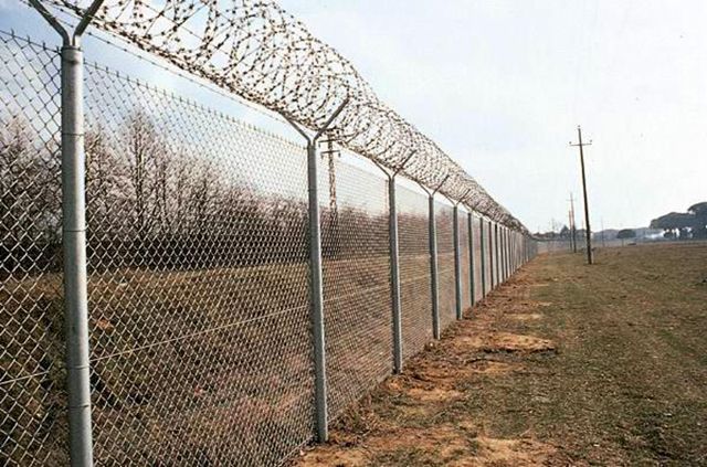 Россия построила забор далеко от админграницы с оккупированным Крымом, – ГПСУ