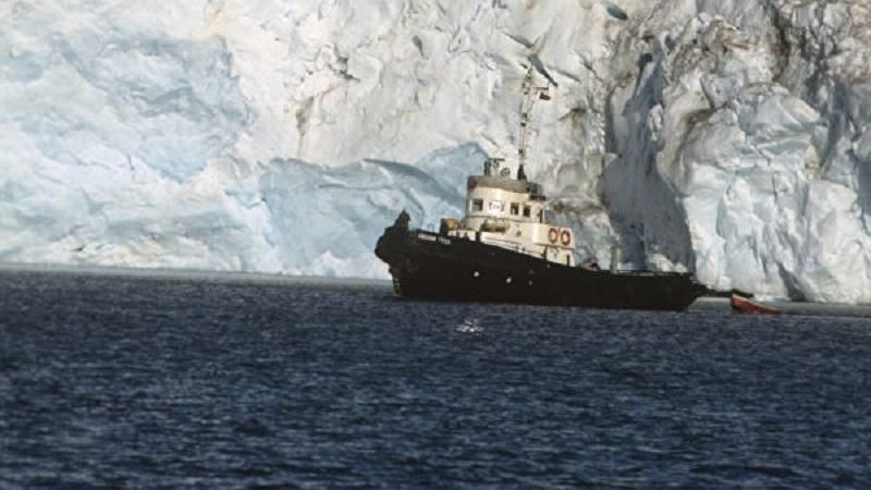 У берегов Норвегии тонет судно с 14 членами экипажа
