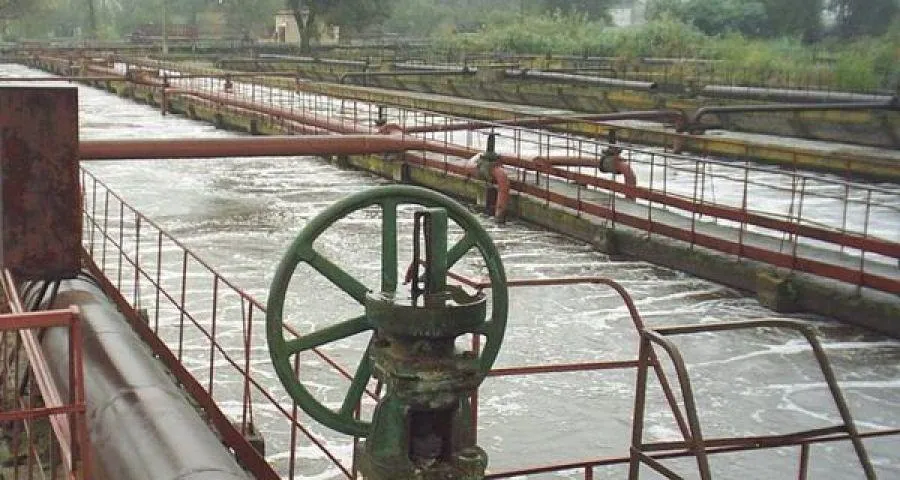 У Маріуполь вода надходить з річки Сіверський Донець У Маріуполь вода надходить з річки Сіверський Донець