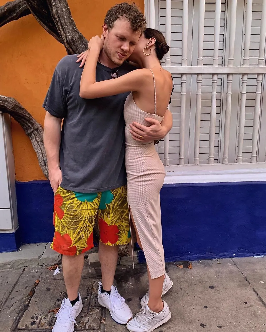 Модель Емілі Ратажковскі з чоловіком Модель Емілі Ратажковскі з чоловіком