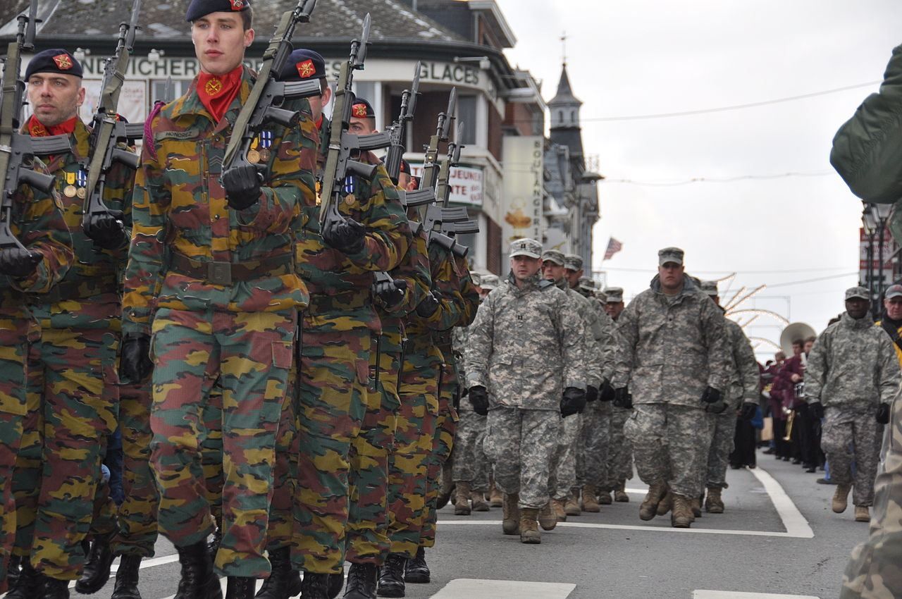 Військовим Бельгії можуть заборонити мобільні телефони через Росію