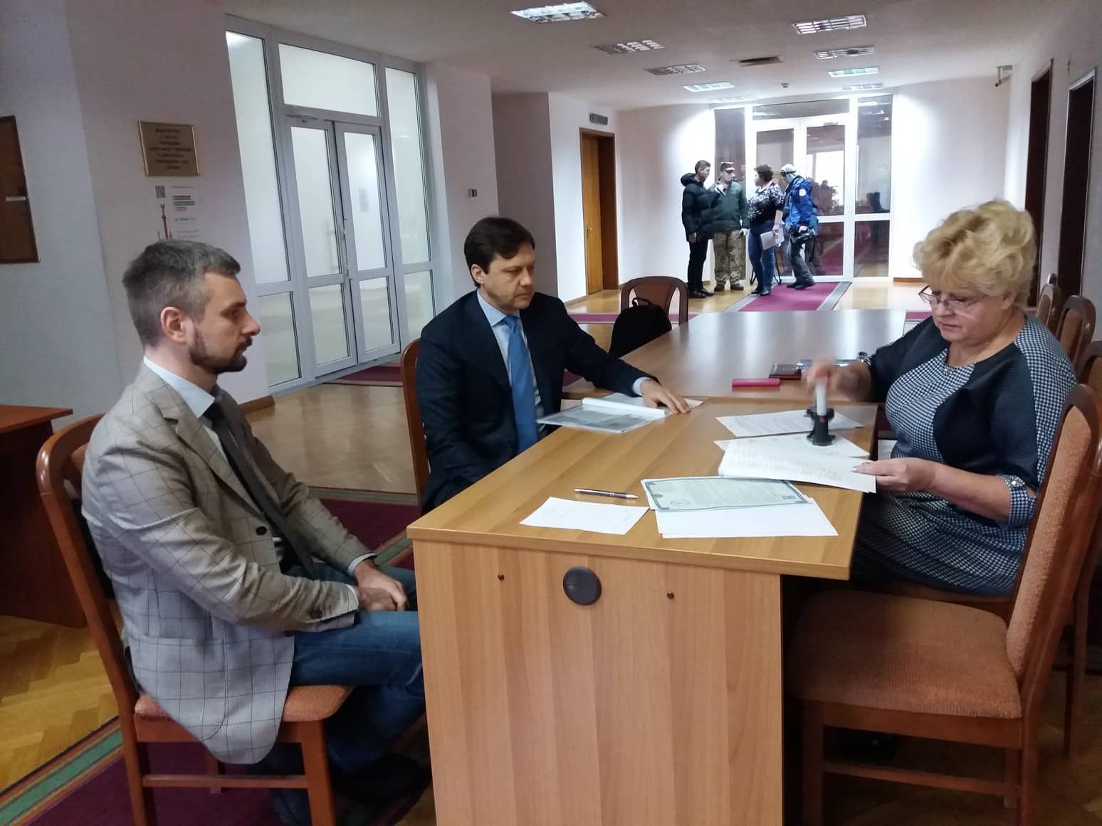 В Україні зареєстрували першого кандидата у Президенти В Україні зареєстрували першого кандидата у Президенти