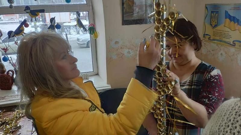 В Донецкой области создали новогоднюю елку из 5 тысяч колокольчиков: фото В Донецкой области создали новогоднюю елку из 5 тысяч колокольчиков: фото