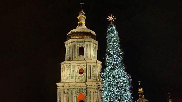 Як святкують Новий рік у центрі Києва: відео з головної ялинки країни